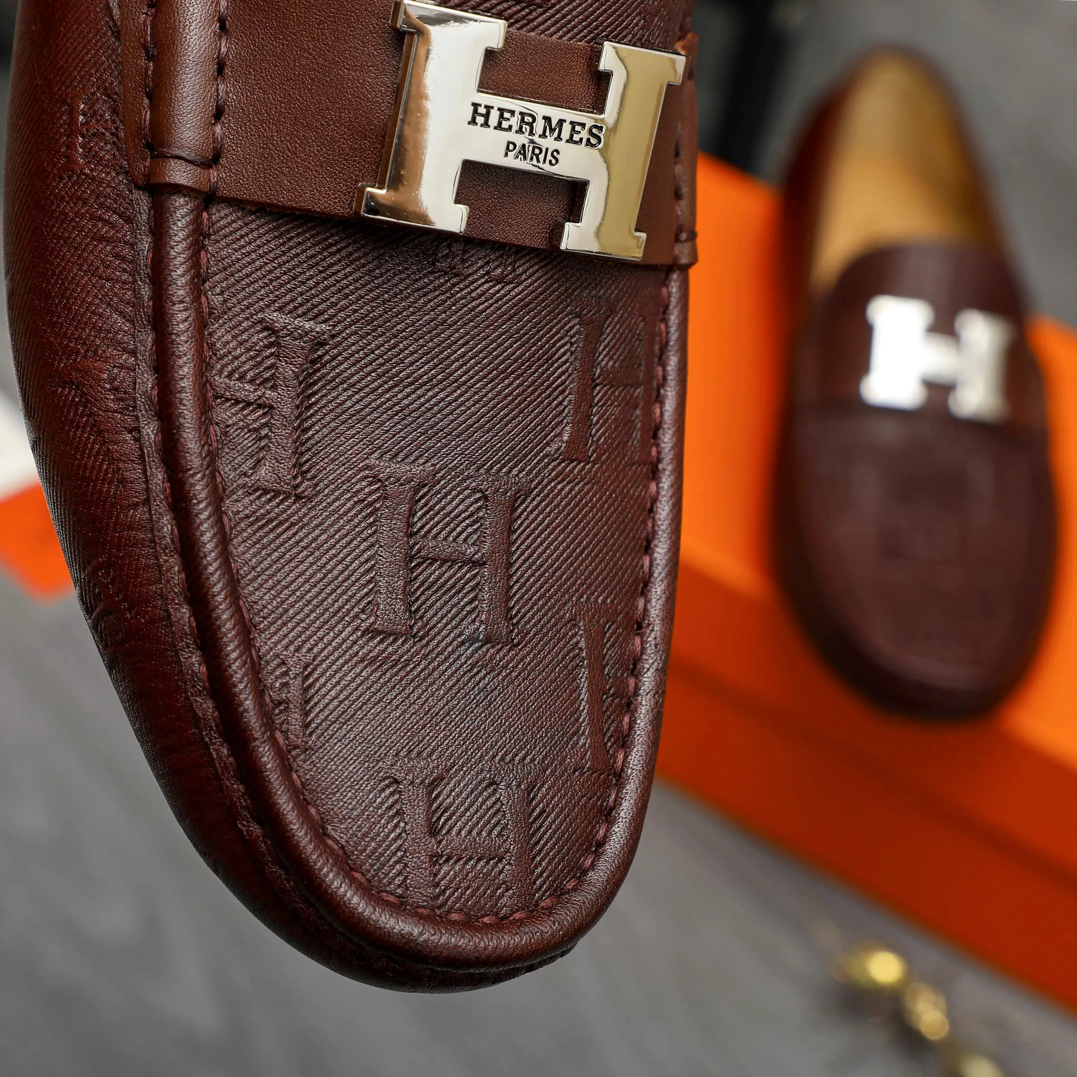Men's shoes 💰p420 Product trademark: HERMES "Hermes" casual slip-on men's shoes Regular size: 38-44 Product materials: Selected embossed cowhide upper, sheepskin lining, original rubber outsole